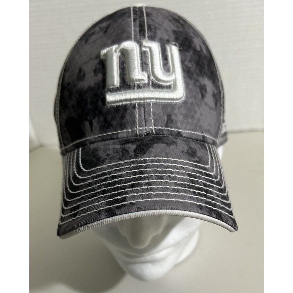 New York Giants Reebok NFL Grey Camo Small Medium Embroidered Stretch Cap